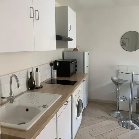 A 5 Minutes De La Apartament
